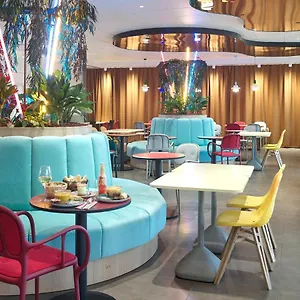 17 Batignolles 3*, París Francia