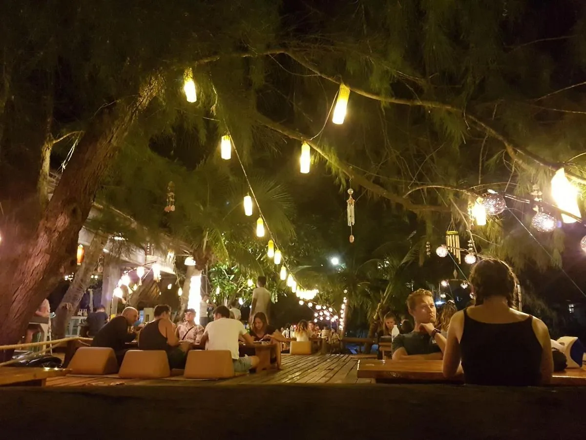 **  קו טאו In Touch Resort תאילנד